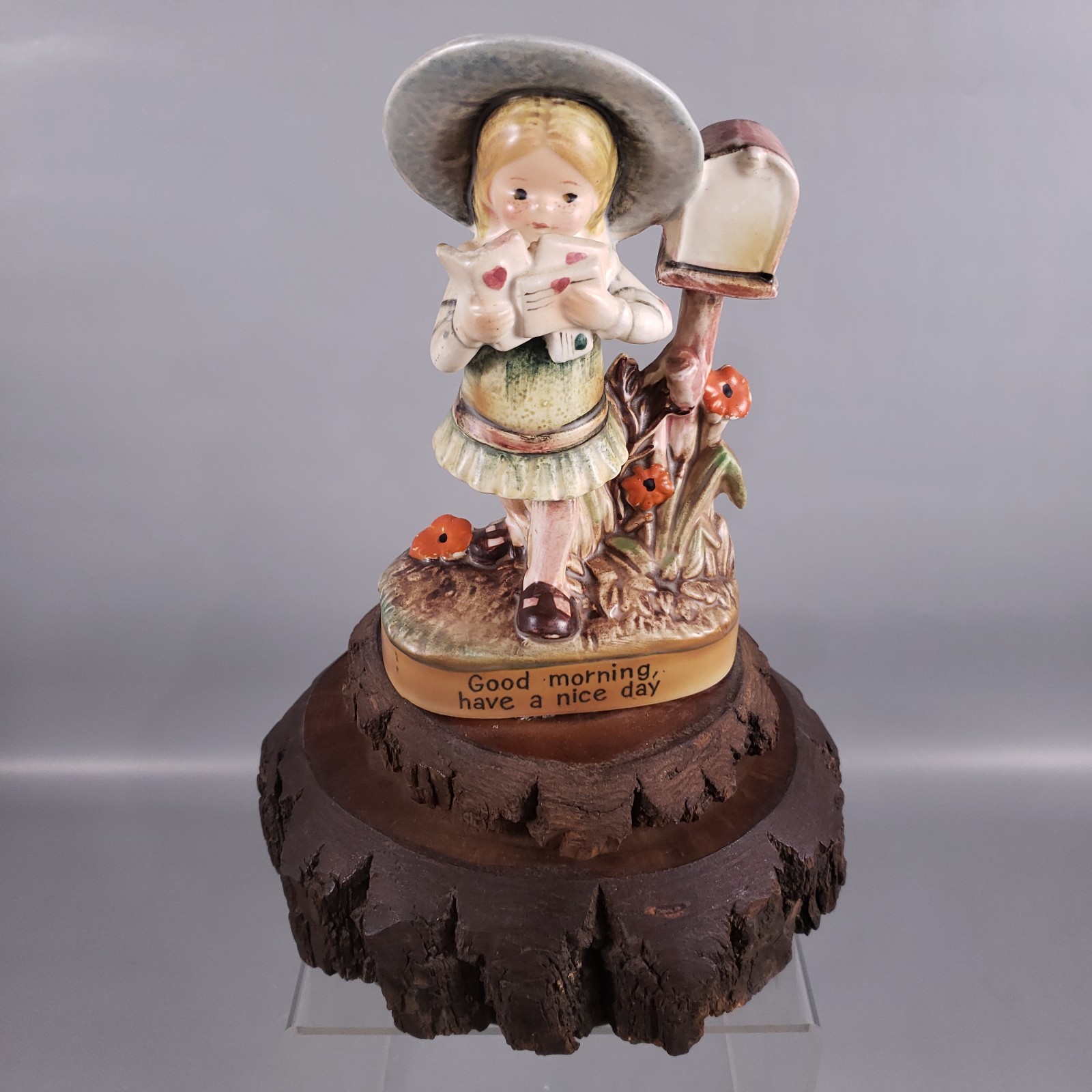 Vintage 1971 AMERICAN GREETINGS Holly Hobbie Good Morning MUSICAL FIGURINE WORKS