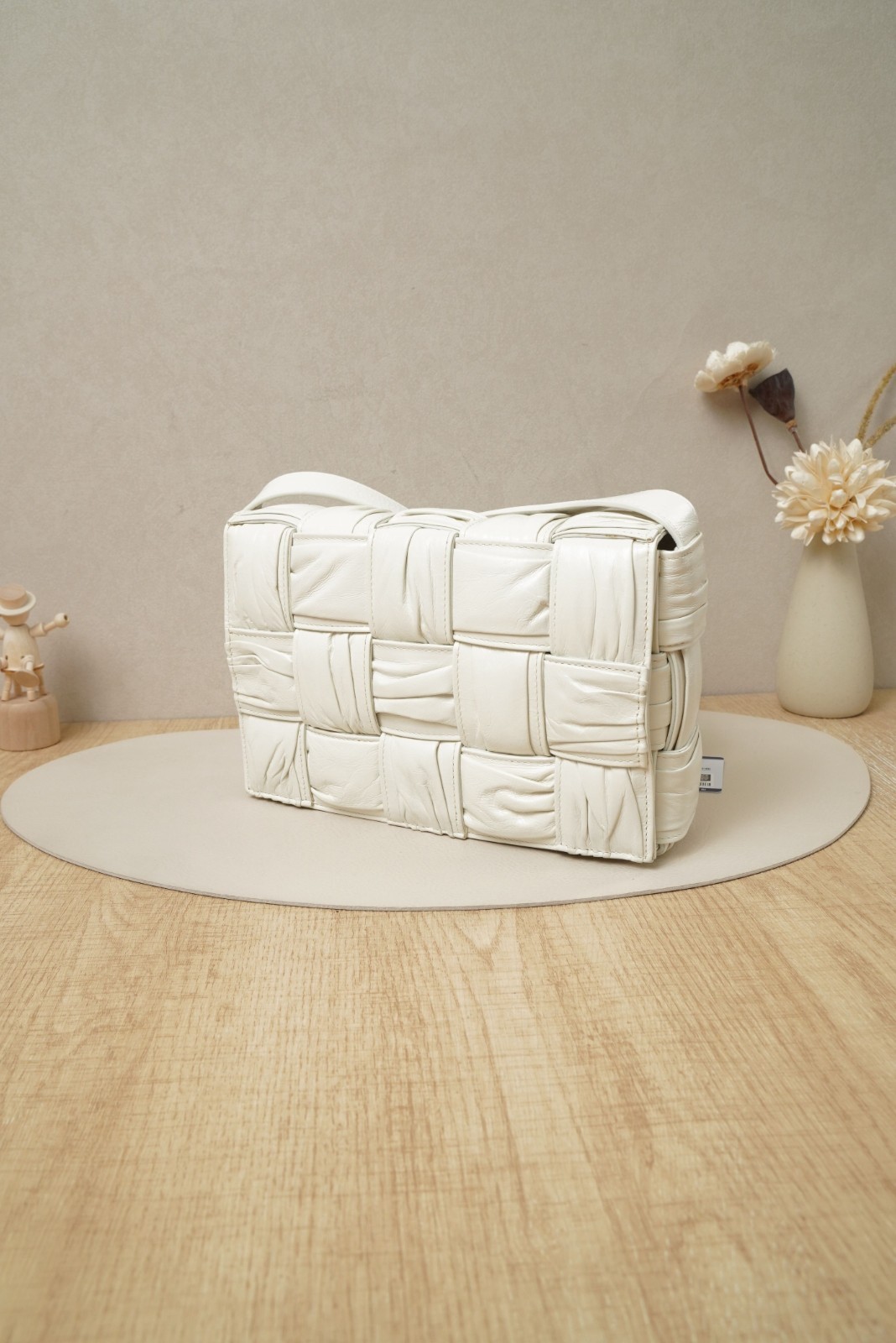 Bottega Veneta Cassette Shoulder Bag White Calfskin/Dustbag Tag thumbnail 3