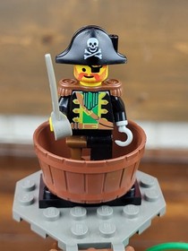 LEGO Pirates (6270) Forbidden Island Complete Set *Missing Instructions and Box*