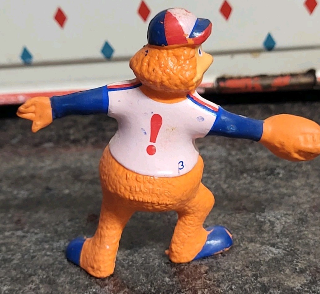 Vintage Montreal Expos Youppi Figure 1985 Baseball Mascot REACHING