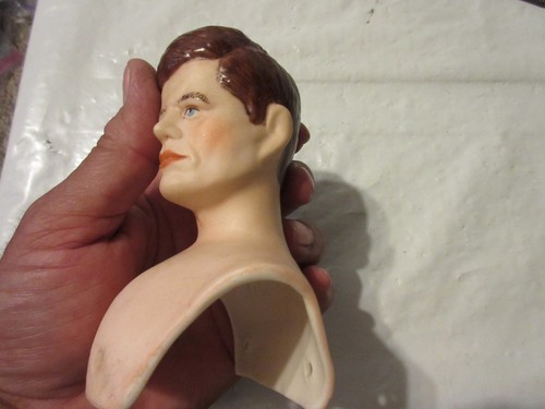 Testa di bambola porcellana vintage JFK John Kennedy 4 1/2" - Foto 9 di 23