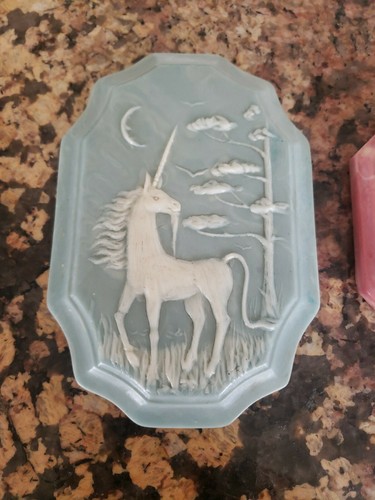 (2) Vintage Design Gifts International Inc. Muted Pink & Blue Unicorn Plaque  - Bild 2 von 8