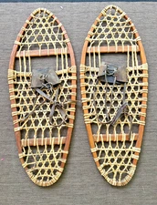 Vintage Unused TUBBS Wood Snowshoes Leather Rawhide Straps Vermont USA 13x33x2