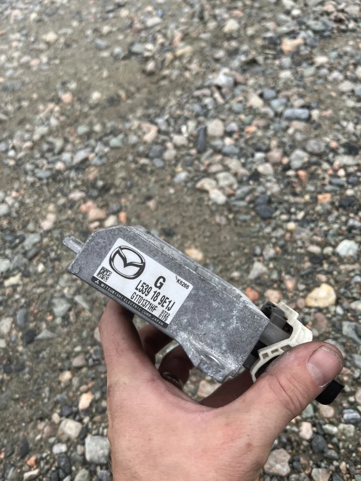 2010 2011 Mazda 3 Transmission 25L Computer Unit TCU TCM L539 18 9E1J G2U - Image 2 of 4