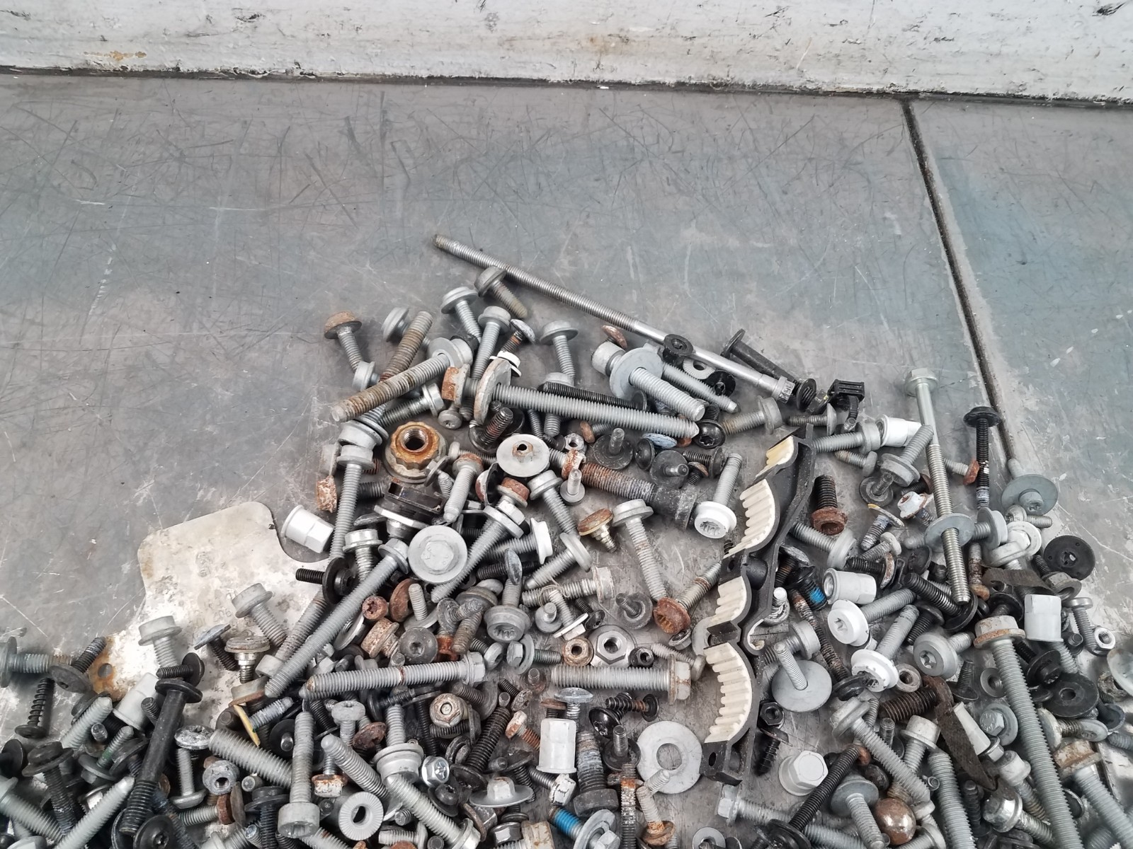 2020 Lamborghini Huracan Evo Spyder  Misc Bolts / Hardware #5099 B9