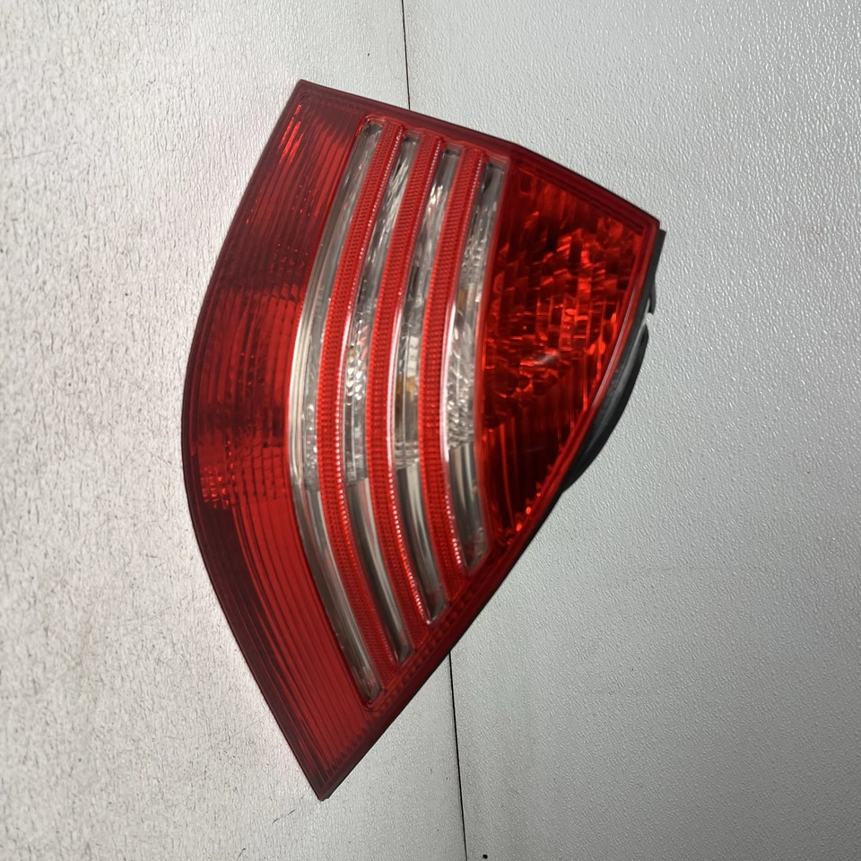 MERCEDES BENZ S550 TAIL LIGHT RIGHT PASSENGER 2003 2004 2005 2006 A2208200864 - Image 2 of 4