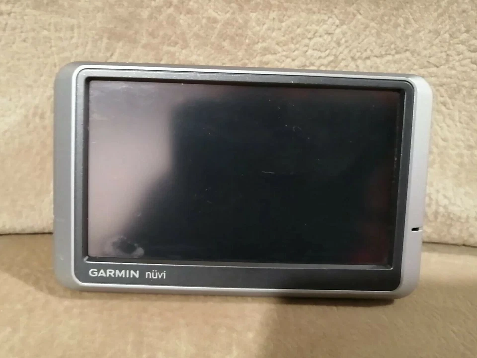 Garmin NUVI 200W Can 310 GPS Automotive Navigation System 4" - Image 2 of 4