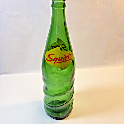 Vintage Squirt Bottle 28 oz 1966 Spiral Body Swirl Emblem 1 Pint 12 oz USA 31