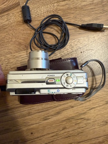 Vivitar Vivicam 8300s 8.1 Compact Digital Camera Tested Battery card Case Cables - Picture 8 of 16