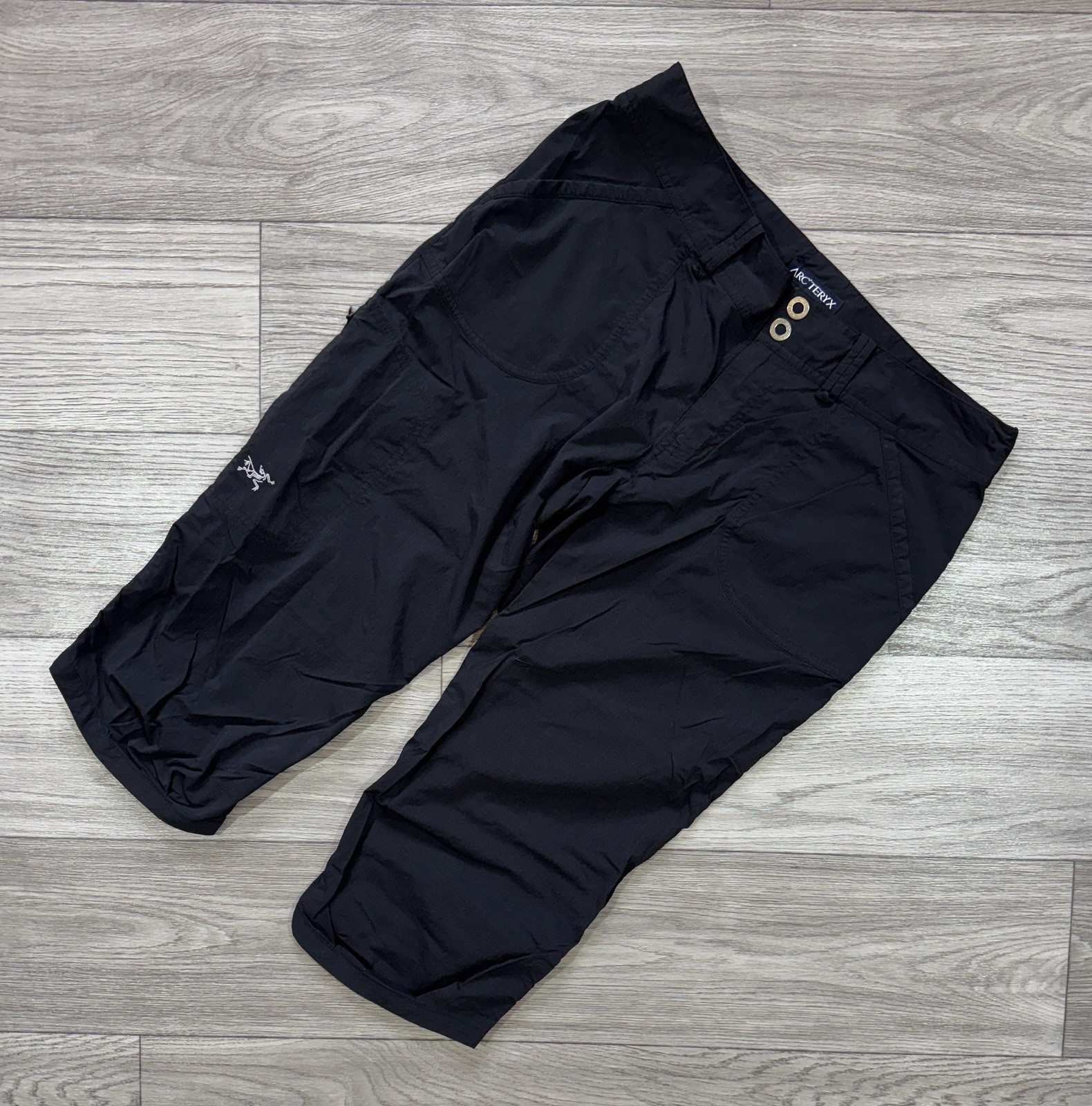 Arc'teryx Rampart pantaloncino donna taglia 8 bermuda lungo cargo outdoor Gorpcore nero