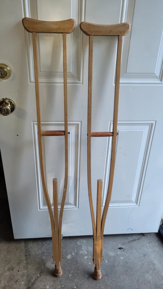 Vintage Adjustable Wooden Crutches 48"-58". Excellent Condition. Circa 1965. - Image 2 of 4