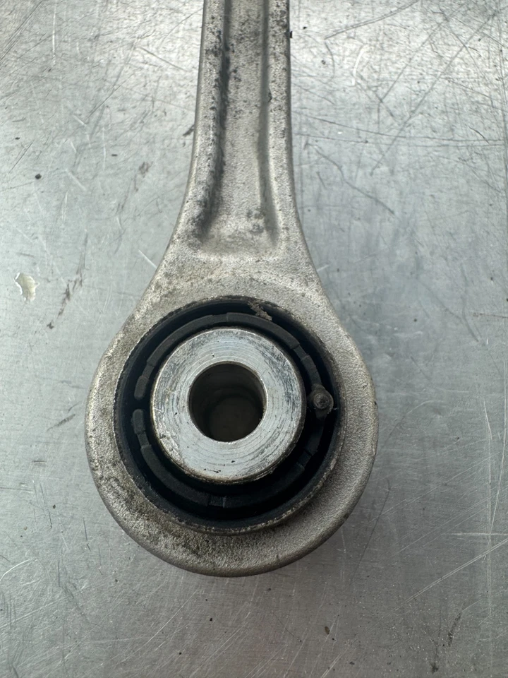 Оригинальный задний правый верхний рычаг управления подвеской для Porsche Panamera 10–16 годов выпуска 97033104300 - Изображение 4 из 4