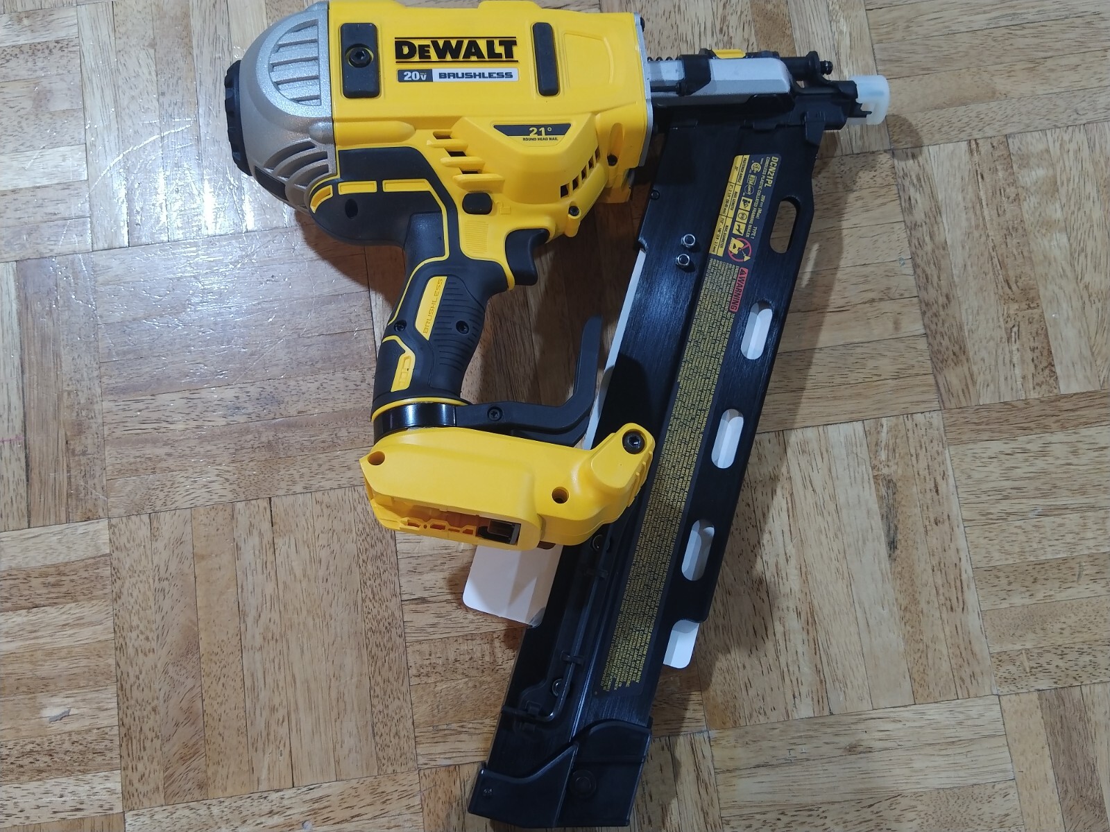 DeWalt 20V Max 21 Degree Cordless Brushless Collated Framing Nailer Gun