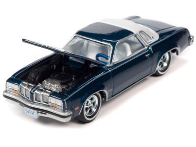 Johnny Lightning 1976 Olds Cutlass & 1972 Buick Riviera 1/64