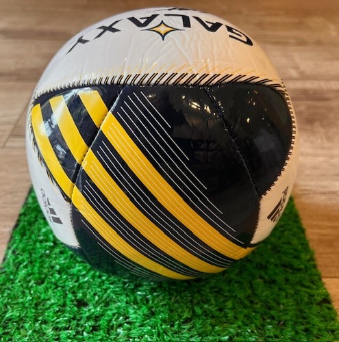 Ashley Cole autographed LA Galaxy Soccer Ball in protective case-100% authentic - Picture 13 of 16