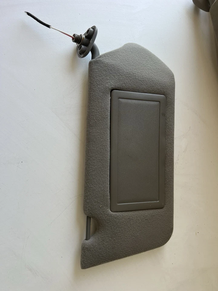 2000-2005 chevrolet monte carlo driver & passenger side sun visor pair set oem - Image 4 of 4