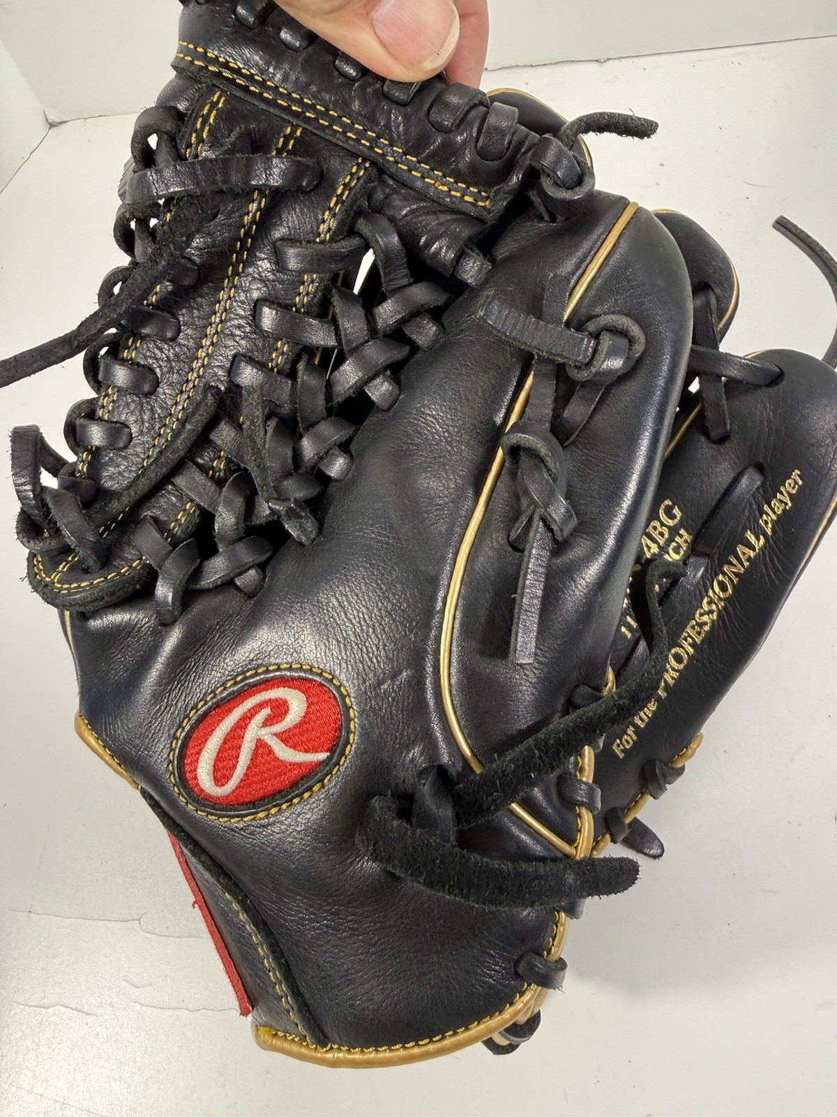11 3/4&rdquo; Rht Black Leather. Model R9205-4bg Euc
