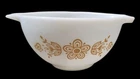 Vintage Pyrex Mixing Bowl Gold Butterfly #441. 1 1/2 pt.