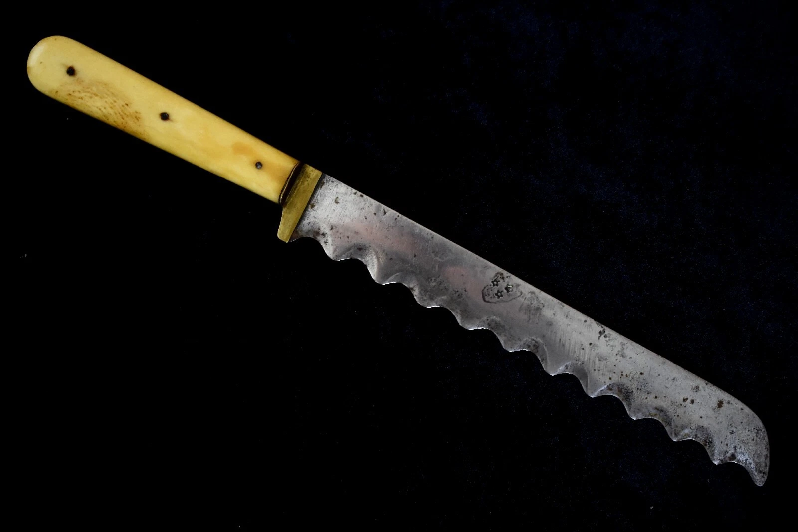 VTG Early Kitchen Bread Knife Serrated Cutlery Bone handle