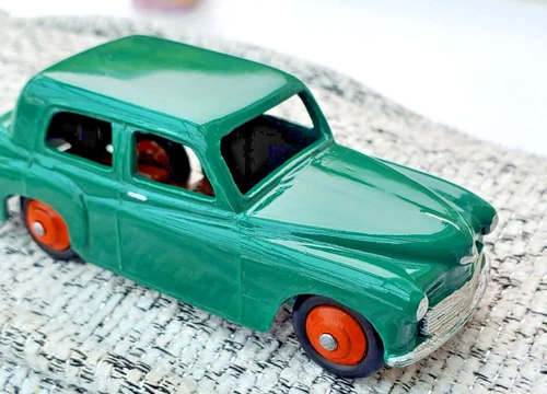 Vintage 1950's Dinky 40f Green Hillman Minx Diecast Model Car Beautiful