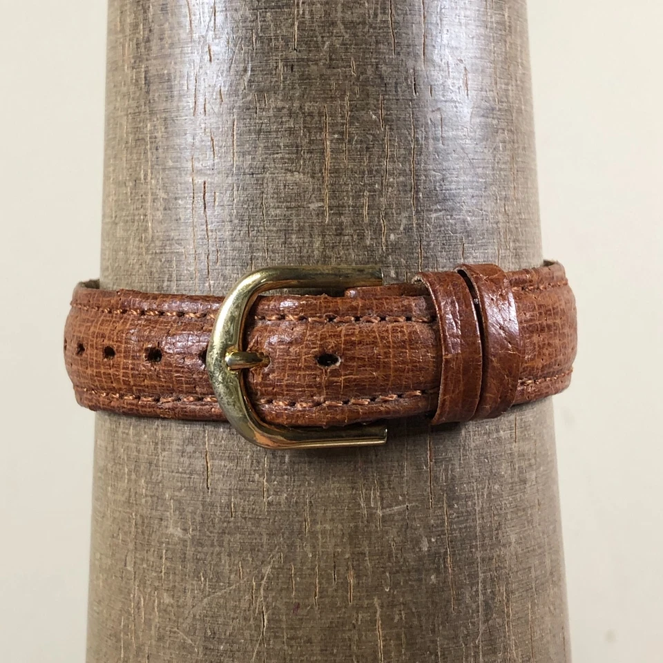 Luros Unisex V803-0110 Disney Mickey Mouse Sorcerer Leather Quartz 31mm Watch 7" - Image 4 of 4