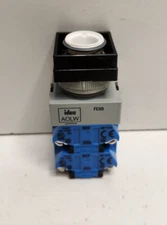 NEW OLD STOCK! IDEC 120V ILLUMINATED MAINTAINED PUSH BUTTON AOLW