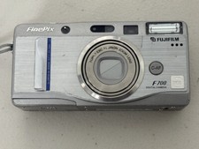 Fujifilm FinePix F700 Camera Digital 6MP Super CCD Compact Photo