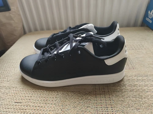 Adidas Stan Smith UK 4.5