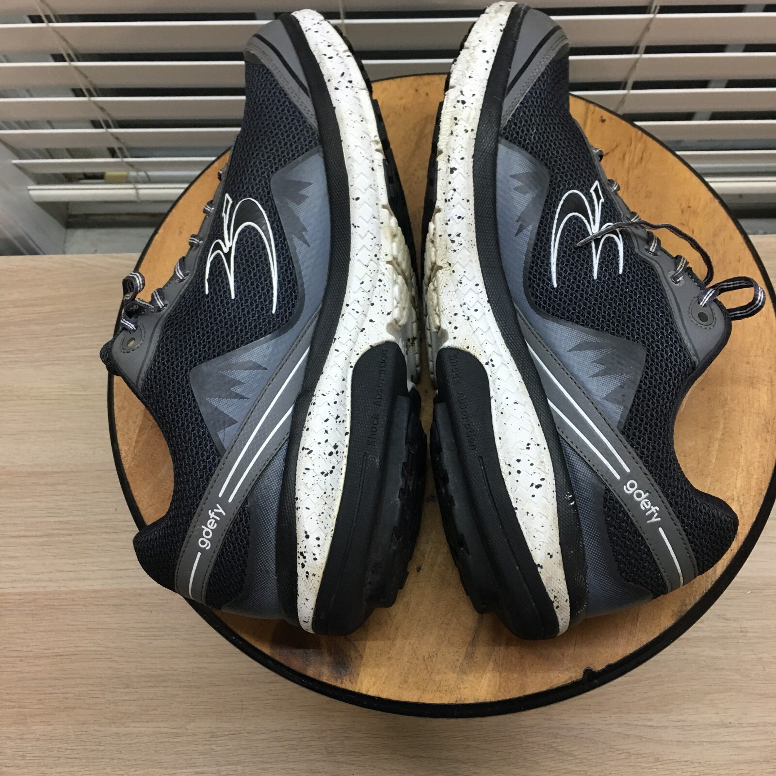 GDEFY Gravity Defyer Shoes Mens 14 Mighty Walk Athletic NO INSOLE TB9024MGS Gray eBay