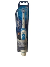 New Oral-B Pro-Health Clinical Battery Powered Toothbrush W 2 Duracell Batteries
