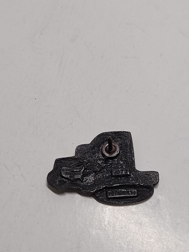 Vintage Peterbilt Trucker Truck Driver Semi Hat Lapel Pin Plastic - Picture 2 of 4