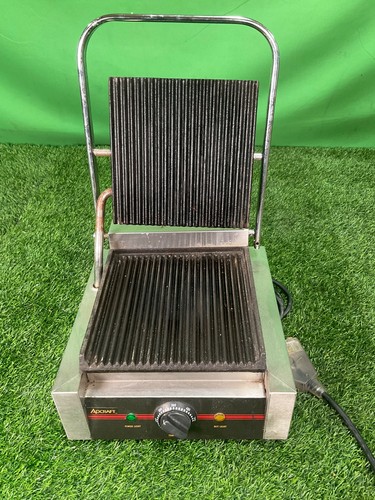 Adcraft SG-811 Single 8" x 8" Electric Ribbed Sandwich / Panini Grill 2032 7C