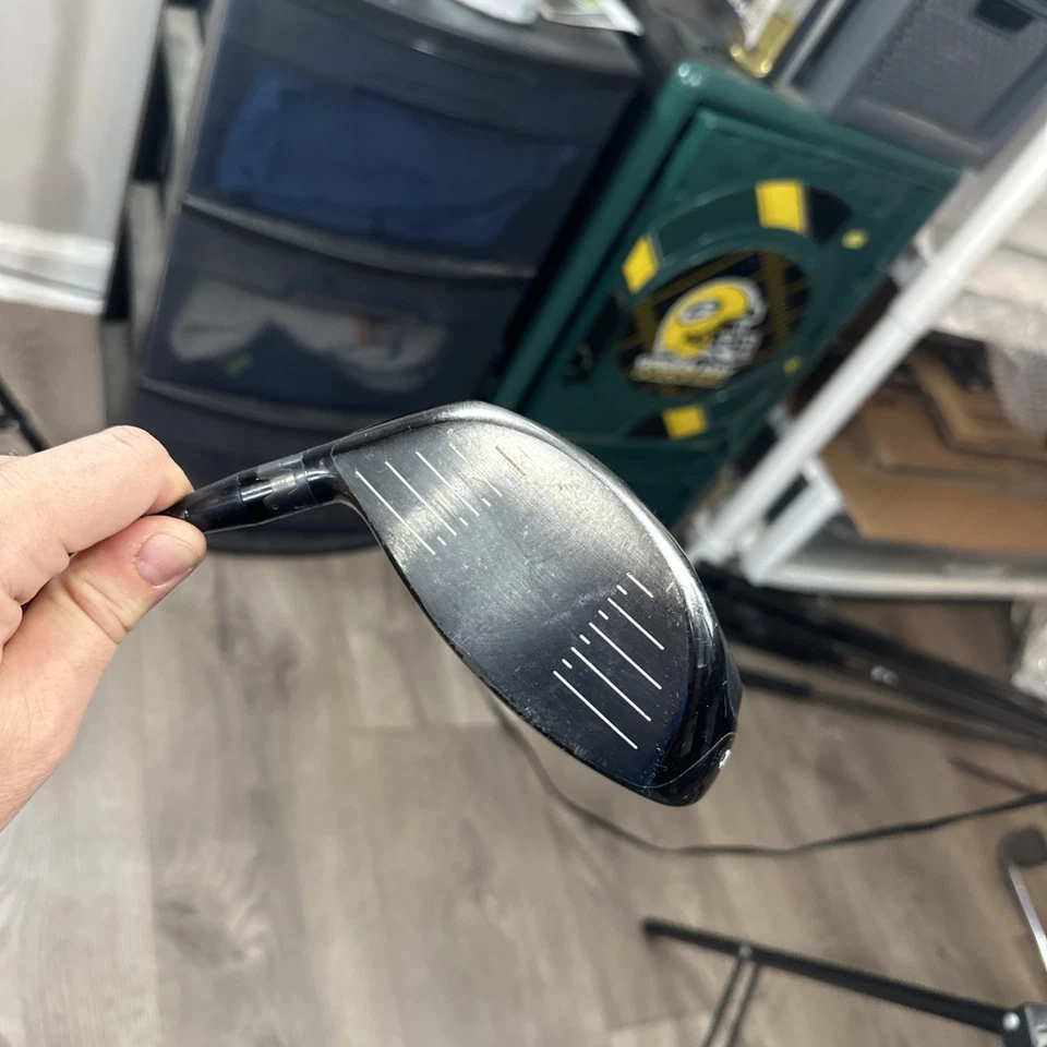 Used RH Titleist 910 D3 9.5* Driver Aldila Phenom Graphite Stiff Flex - Image 2 of 4