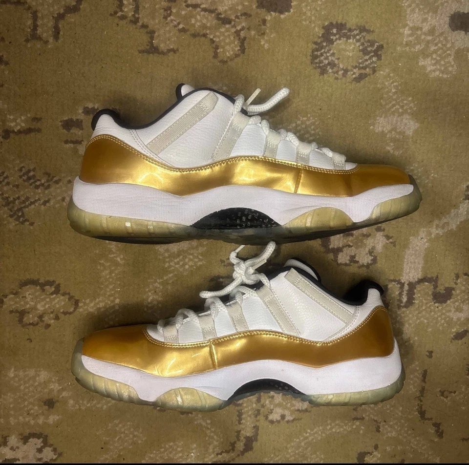 Zapatillas Air Jordan 11 Retro Cierre Bajo Ceremonia (528895-103) Talla US 10.5 Foto 3 de 4