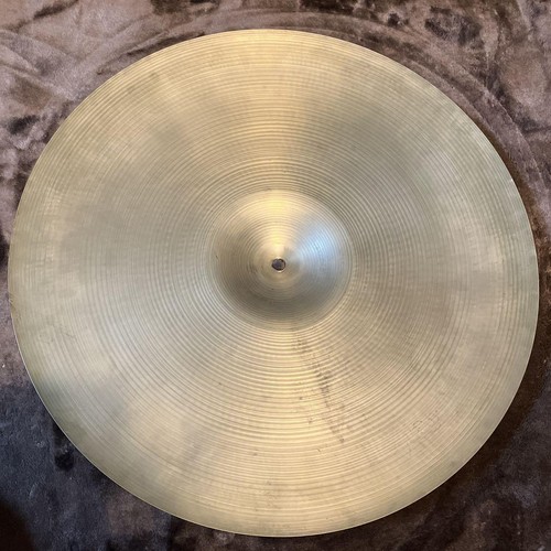 Zildjian 1977-81 Piatto Ride Con Logo Bianco Usato Suono Leggero Da 20 Pollici - Foto 2 di 5