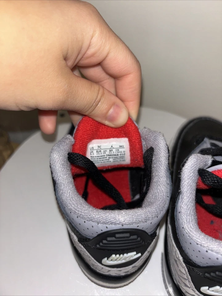 Air Jordan 3 Negro Cemento Niños Talla 7C Niño Nike Retro DM0968-010 Foto 4 de 4