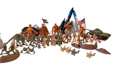 Large lot of Greenbrier International Army Military Plastic Soldier War Toys