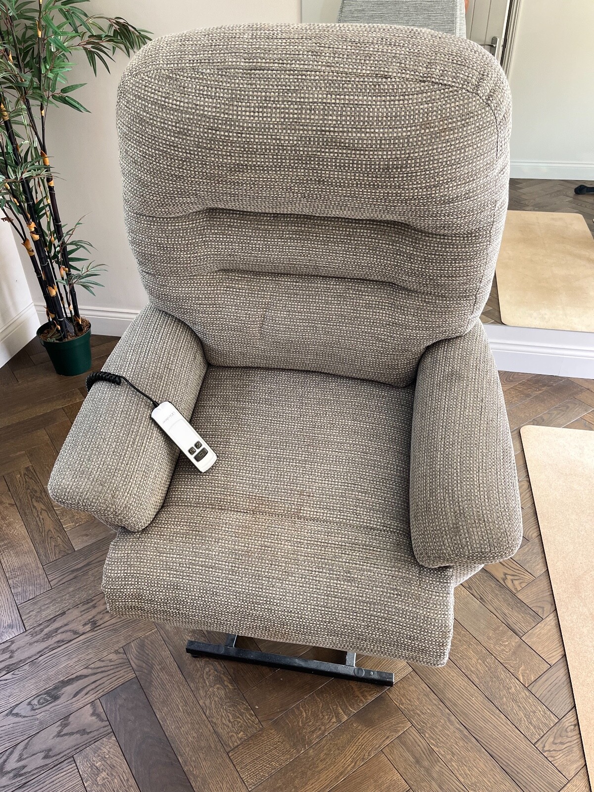 Electric riser recliner chair used eBay