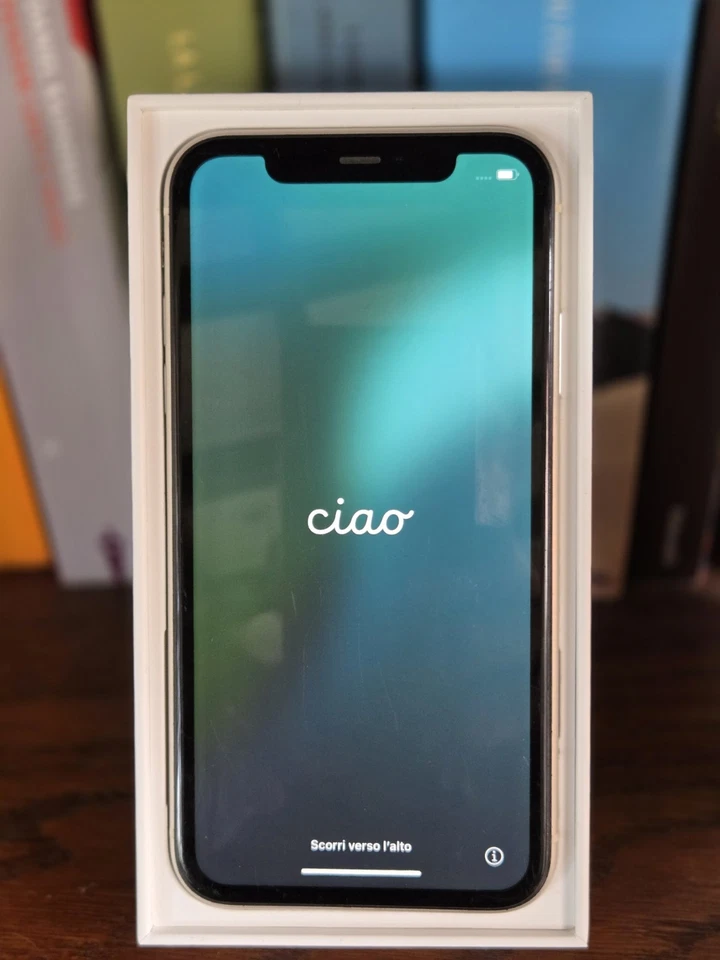 Apple iPhone 11 - 128GB - Bianco - Immagine 2 di 4