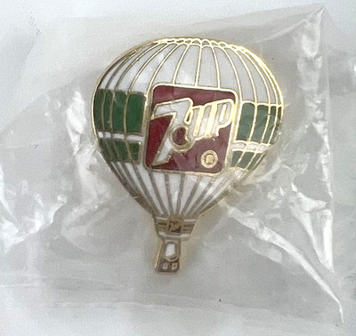 Vintage 7UP Hot Air Balloon Advertising Pin   Green Red White Enamel New