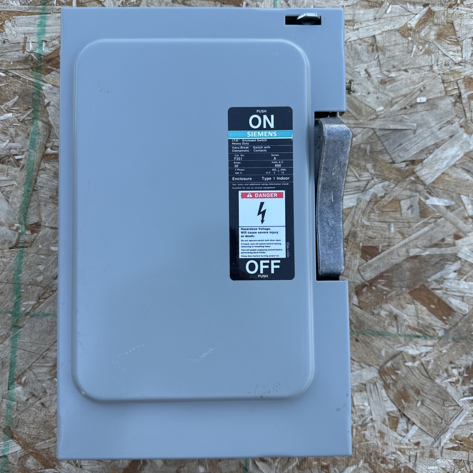 Siemens F351 Ser A 30A 600V 3P Fusible Safety Disconnect Switch Indoor