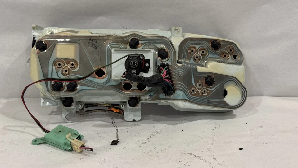 1983-1987 GMC Sierra 1500 Speedometer Head Cluster OEM - Image 2 of 2