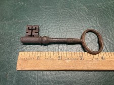 Antique Old English Skeleton Key Beautiful Un...