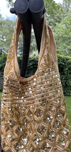 Borsa a tracolla oro metallizzato con perline a mano e paillettes con spalline larghe India - Foto 12 di 18