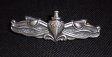 Genuine US United States Navy Enlisted Surface Warfare Specialist Badge