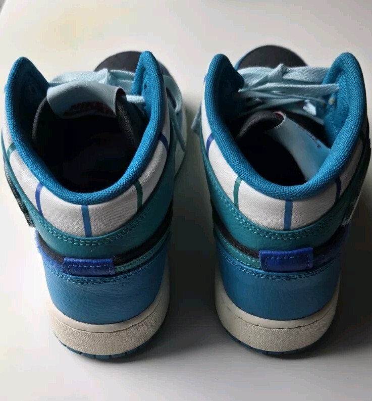 Air Jordan 1 Mid SS GS 6.5Y Anthracite Glacier Blue FJ9482  display picture 2
