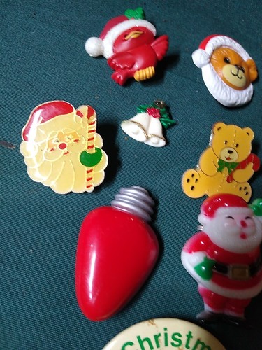 Christmas Pins - Picture 7 of 8