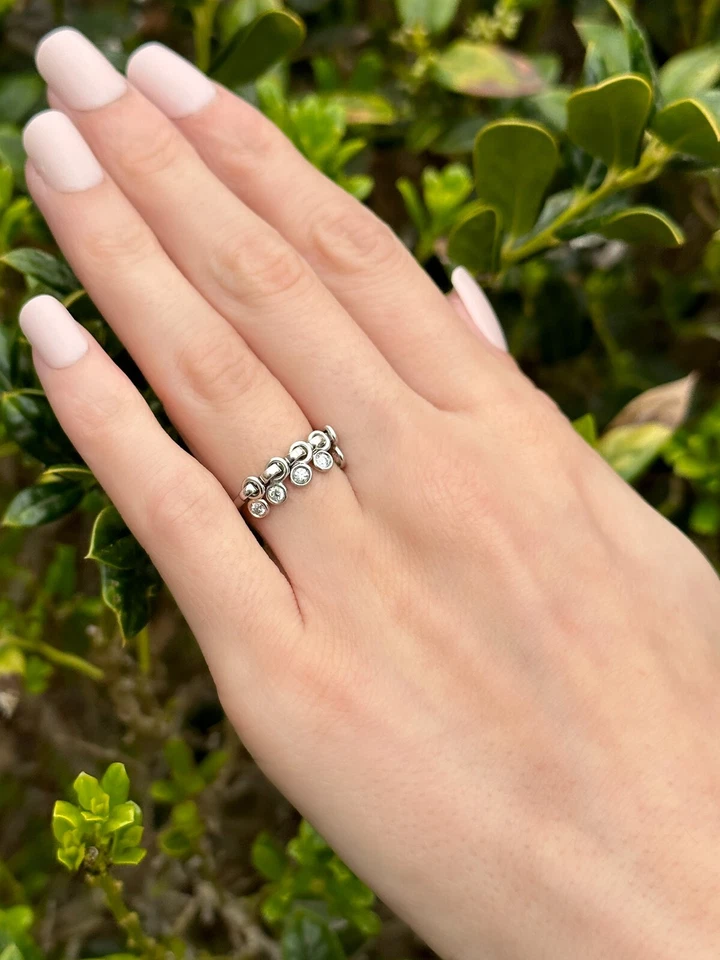 Anillo Dior Diamantes 18k Coquine Oro Blanco Colgante Flecos Talla 5 RG4577 Foto 2 de 4