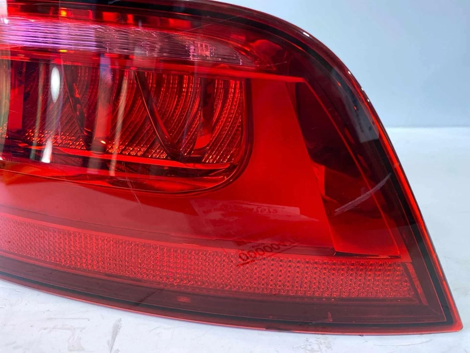 Conjunto de luz trasera exterior derecha Audi RS7 2014 2015 OEM 4G8945095E (TL) Foto 4 de 4
