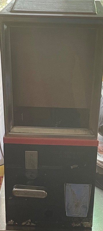 Vintage "Victor 88" 1 cent Coin-Operated Vending Machine